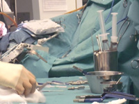 Instrumental cirurgico - Mesa operat&oacute;ria.